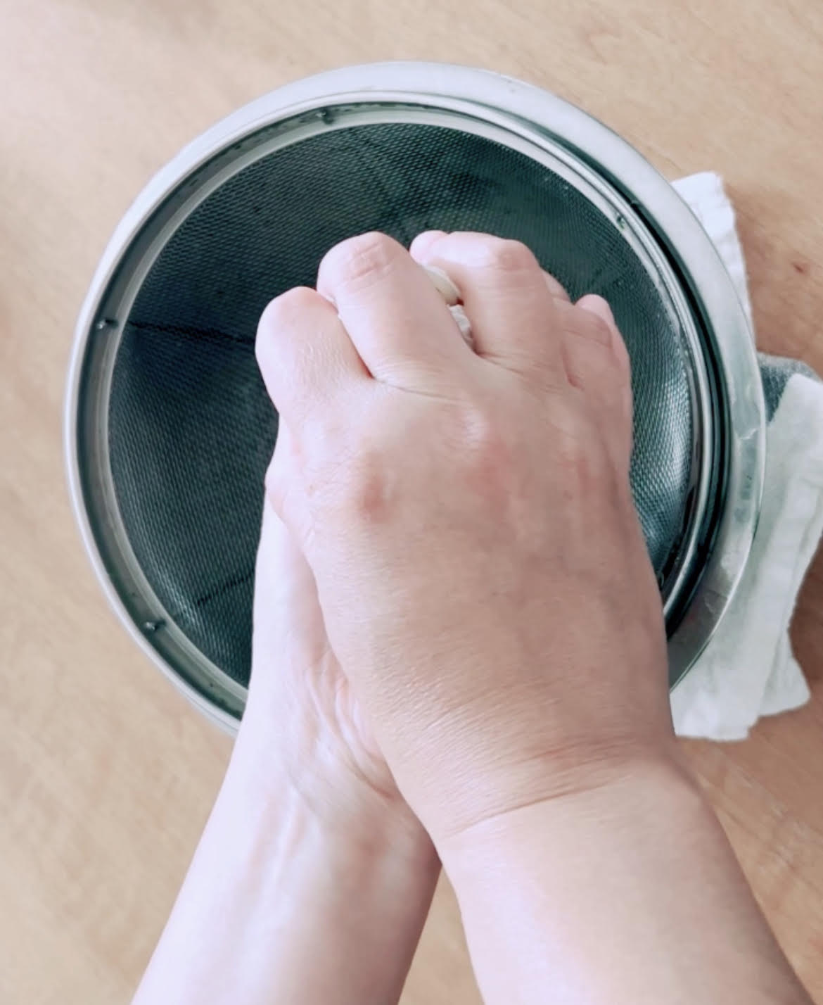 冷製パスタの水気を絞る